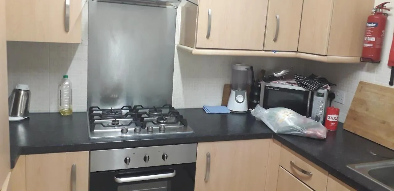 7, Cranehouse Brangbourne Road One Big Double Room Available On Reasonable Price, Shared Flat London